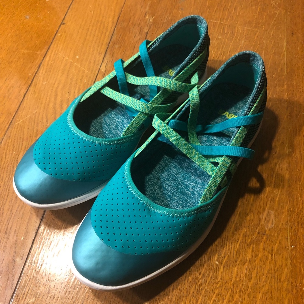 TEVA Close-toed Sandals Shoes W 5.5 Green